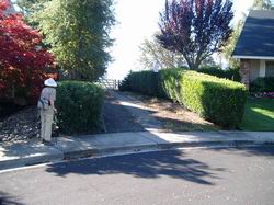 entrance to Bridle Lane Trail